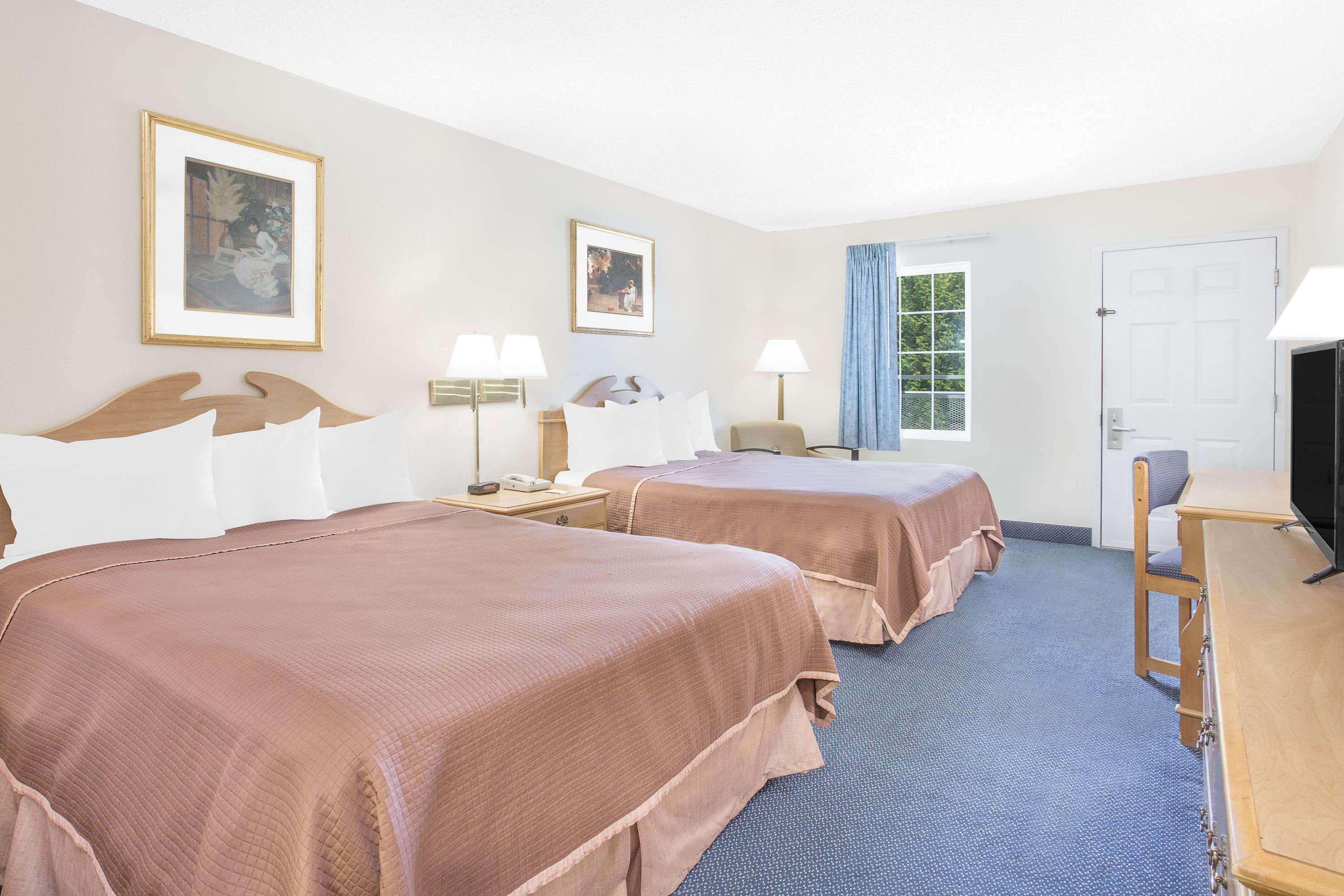 Howard Johnson By Wyndham Staunton Eksteriør bilde